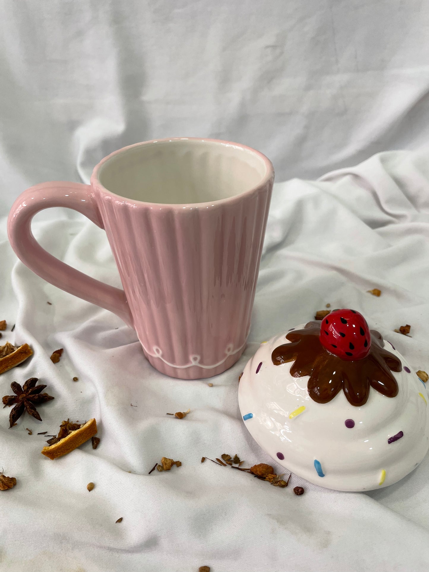 Taza de helado rosa