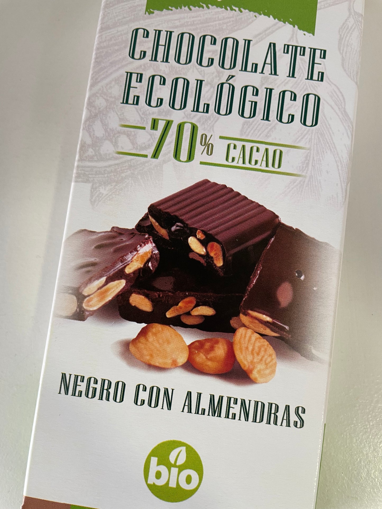 Chocolate ecológico 70% y con Almendra