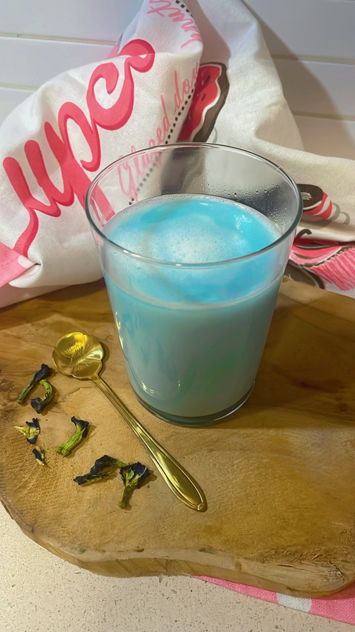 Tisana butterfly bio
