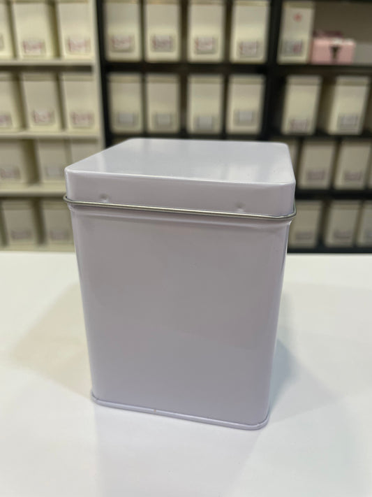 Cajas de metal blancas