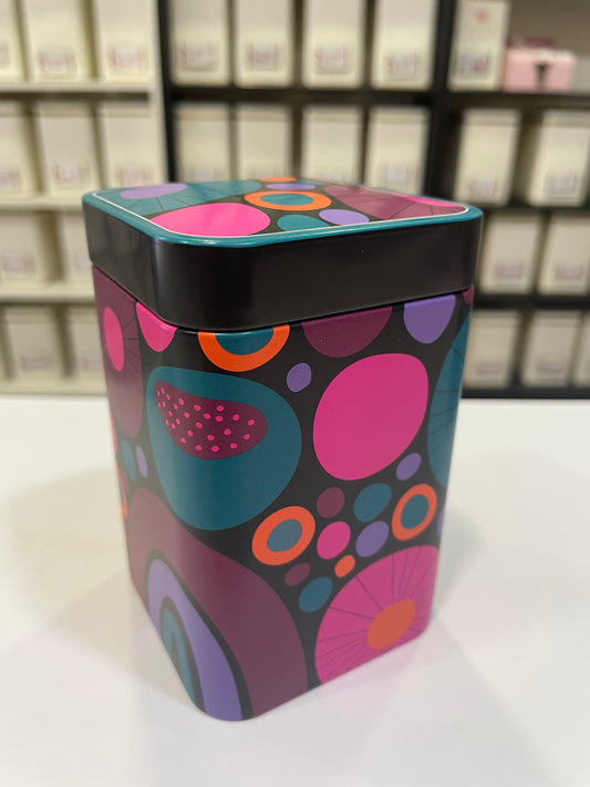 Cajas de metal primaveral