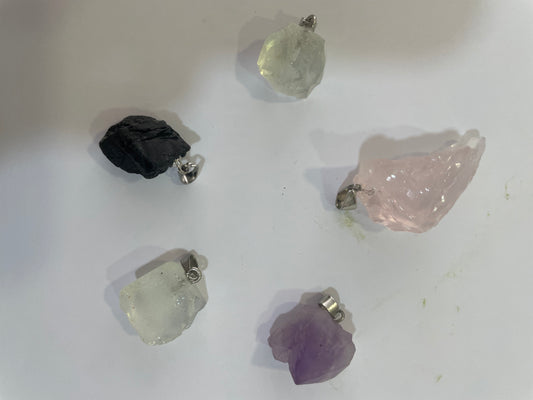 Colgantes de piedras naturales